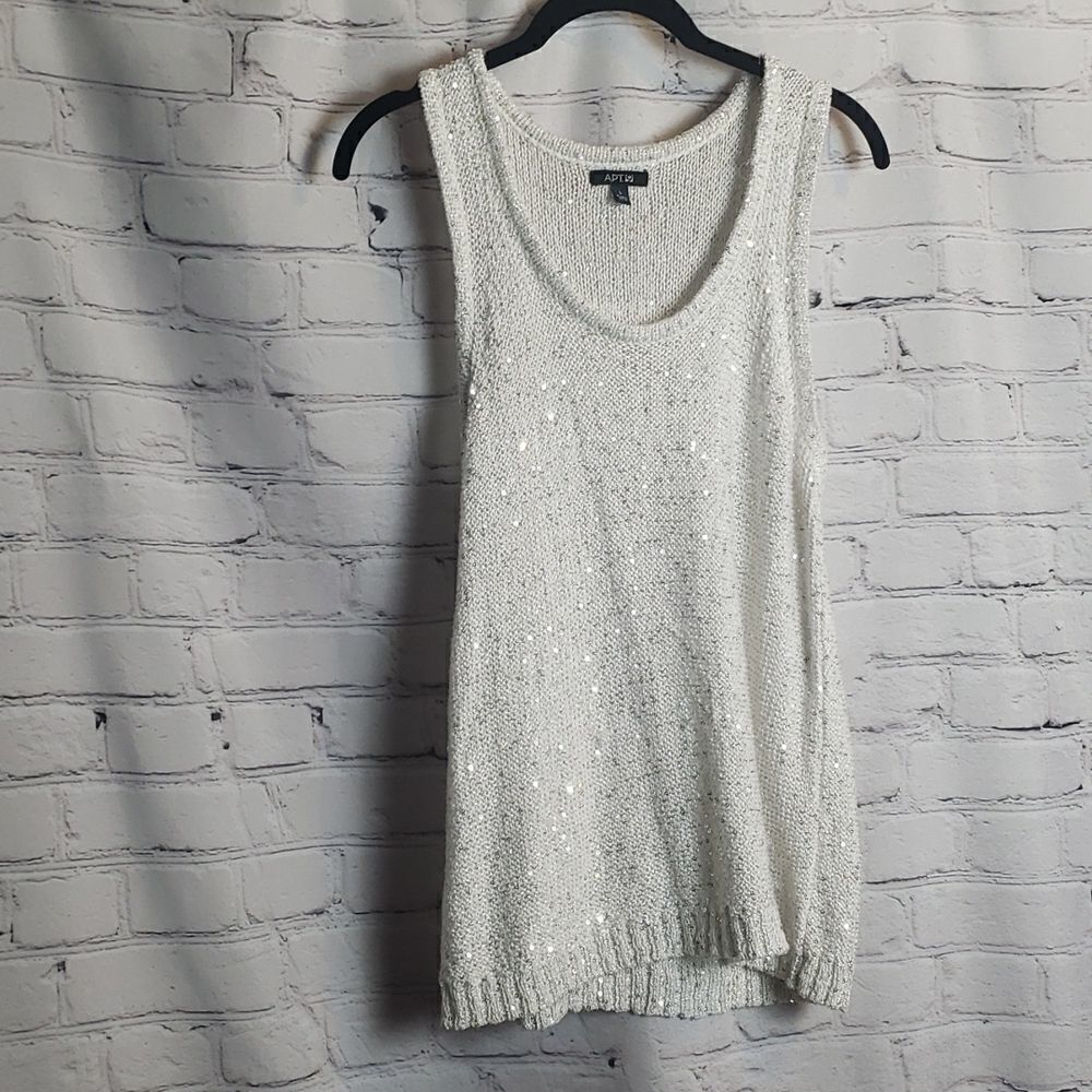 ‎Apt. 9 Top